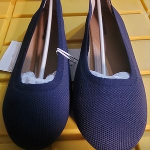 Amazon Essentials Ladies Size 8.5W Navy Canvas Cushion Round Toe Slipons Flats